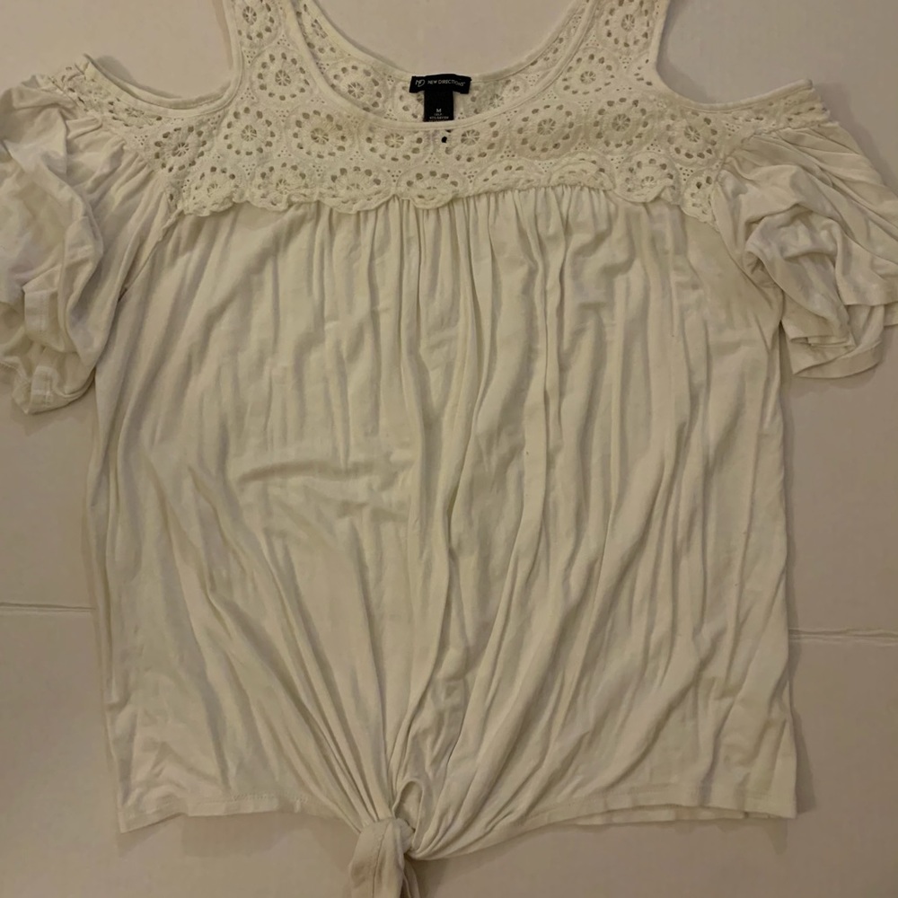 ✨MOVING SALE✨ White Cold Shoulder Lace Top